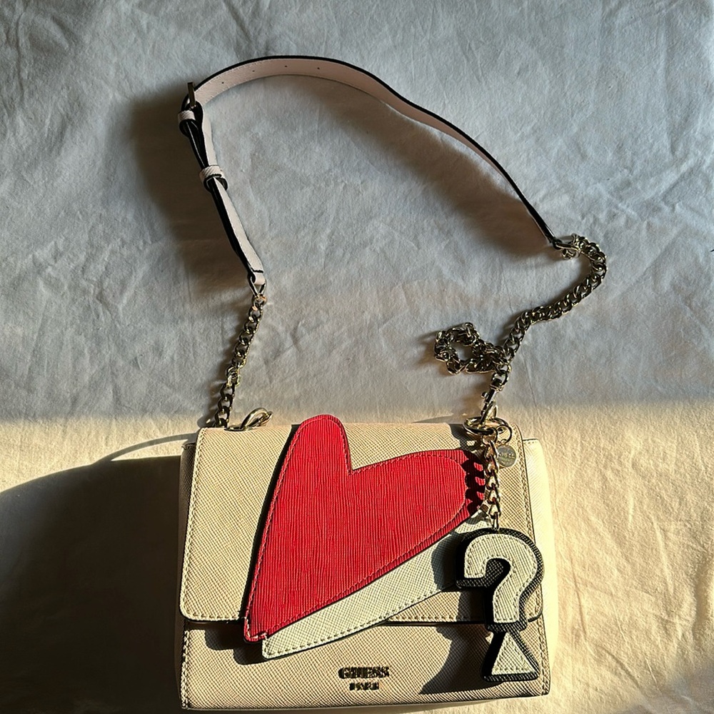 Guess Pin Up Pop Art Heart Crossbody Bag